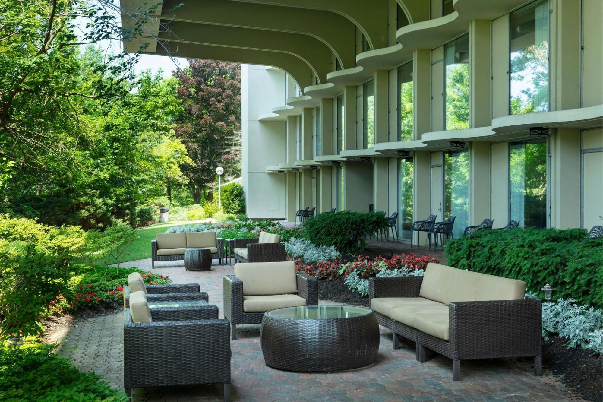 Boston Marriott Newton Hotel Exterior photo